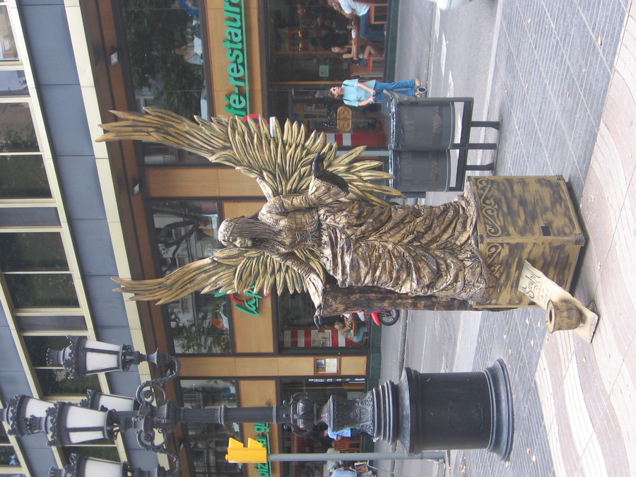 human-sculpture-on-ramblas.jpg