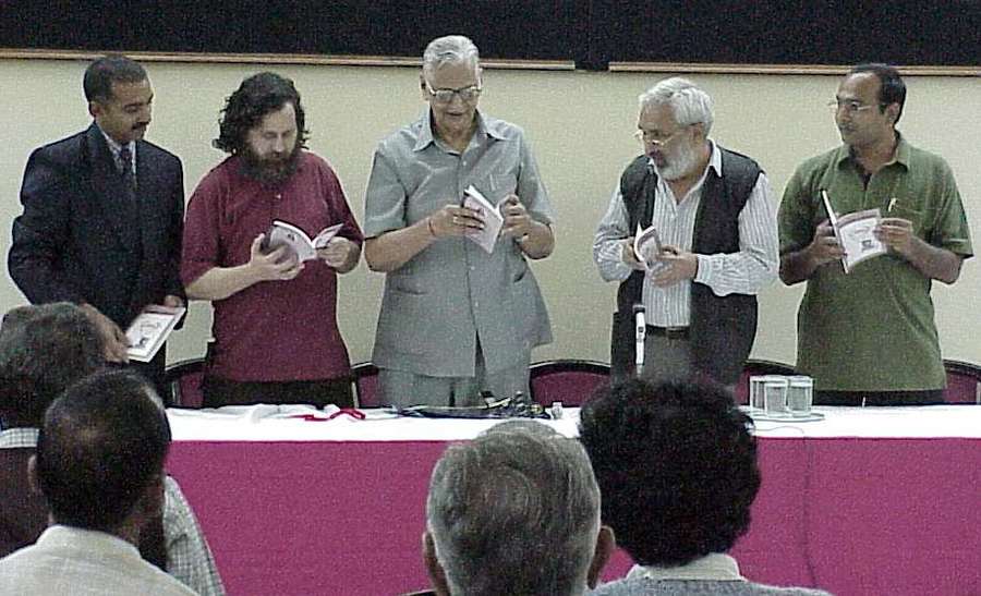 booksigning-07-nov2002.jpg